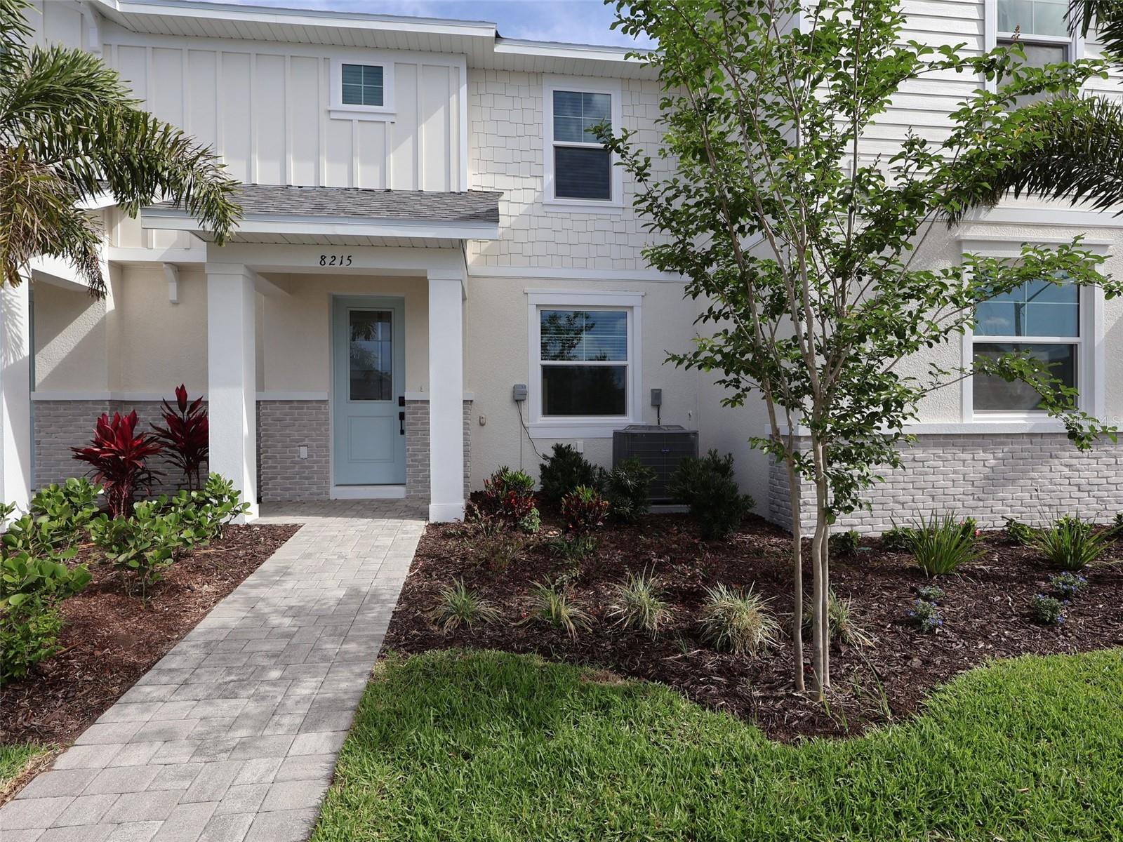 8215 SEAFLOWER PKWY Property Photo 1