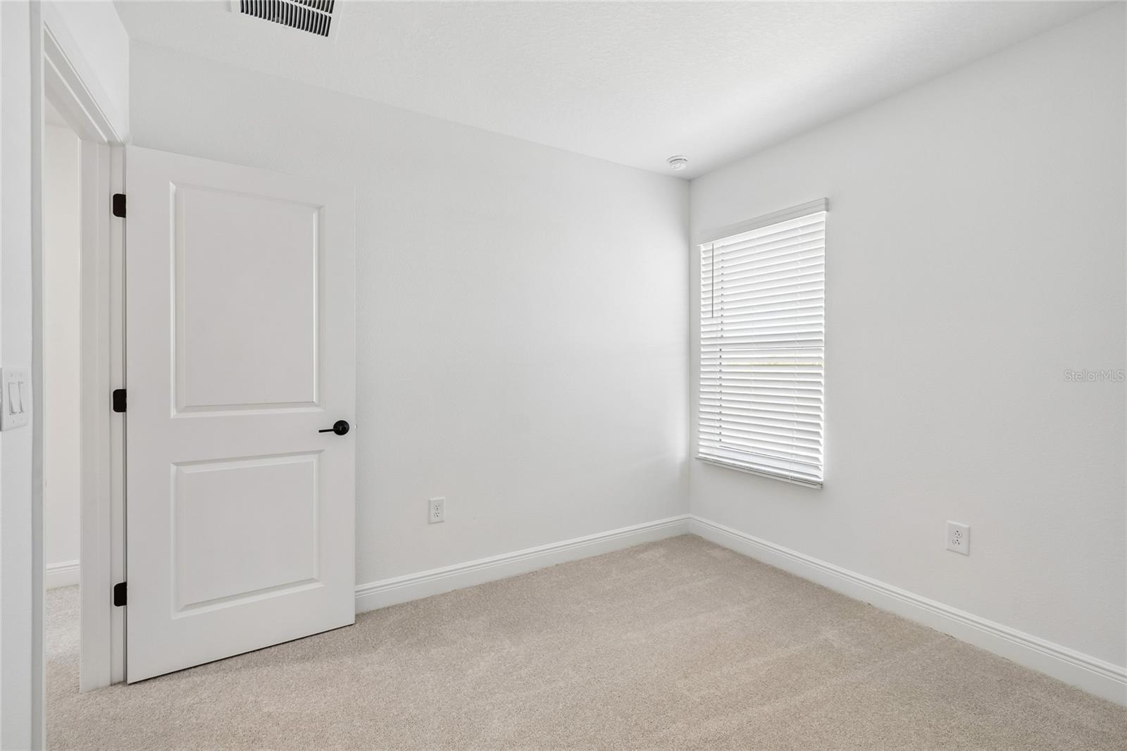 8215 Seaflower Pkwy Property Photo 11