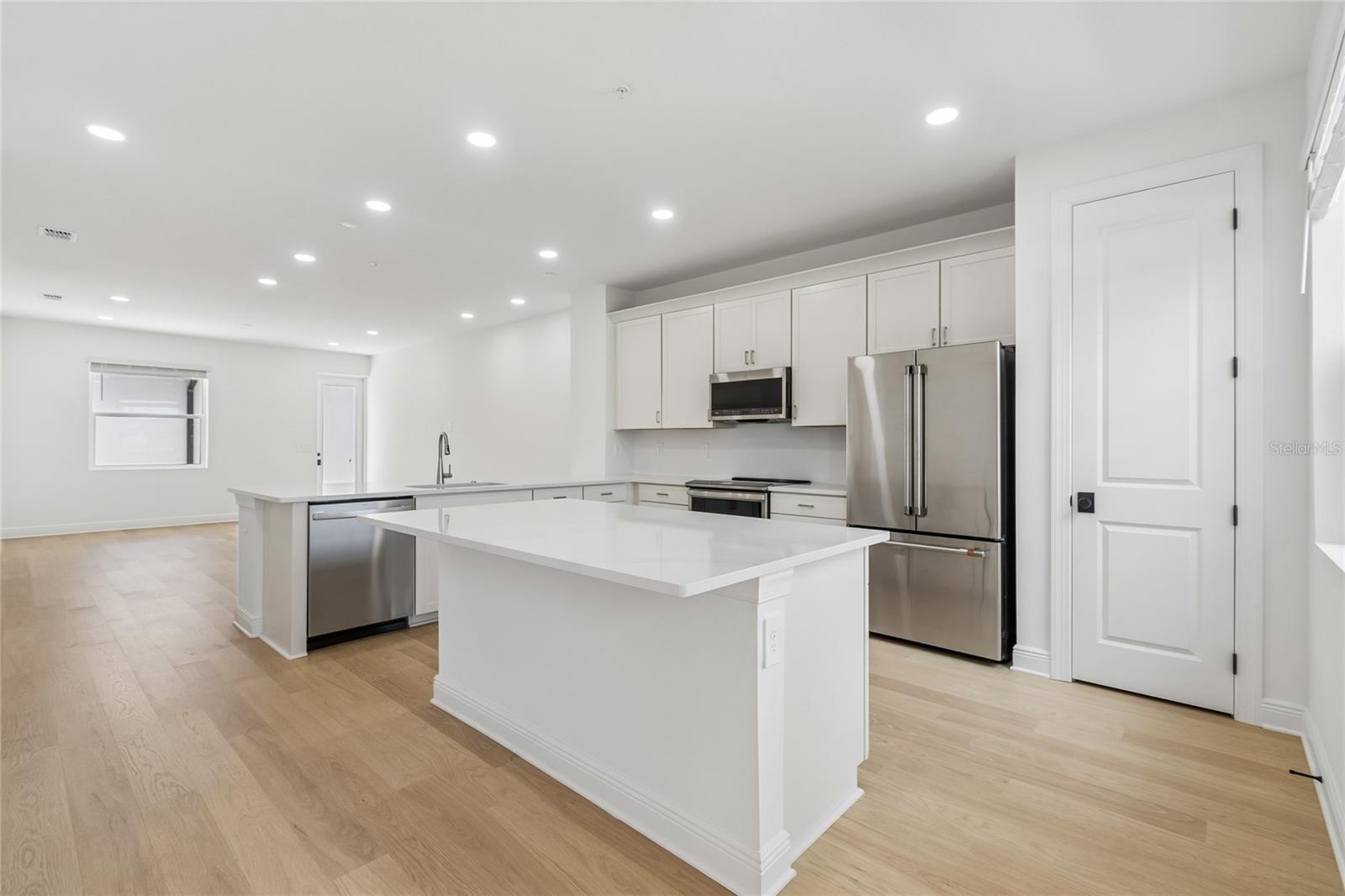 17736 Broadleaf Loop Property Photo 2