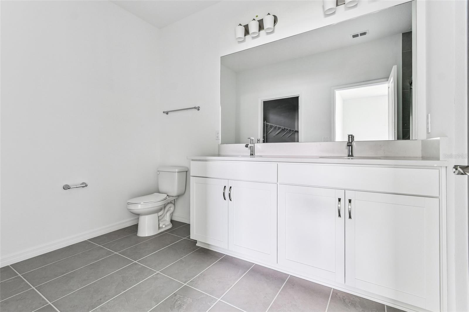 9122 Optimist Way Property Photo 10