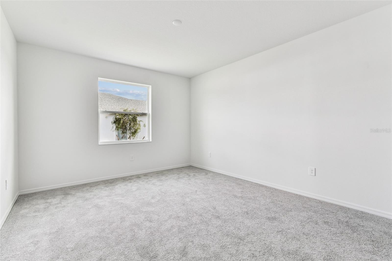 9122 Optimist Way Property Photo 13