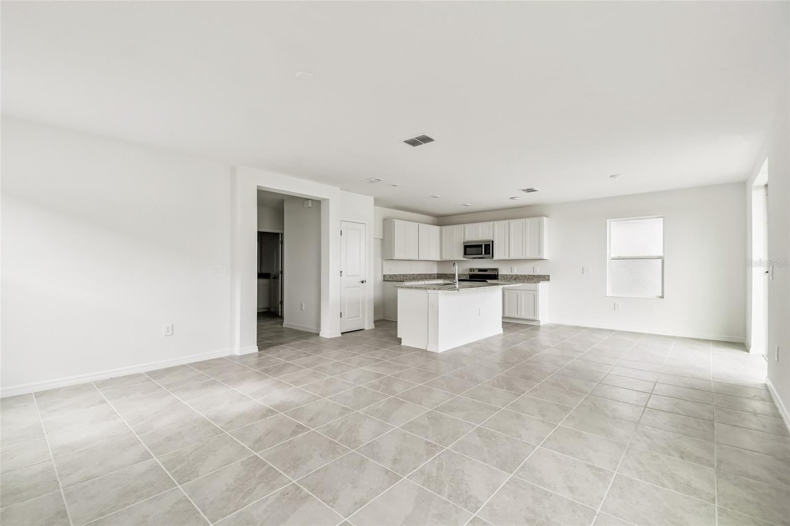 9118 Optimist Way Property Photo 19