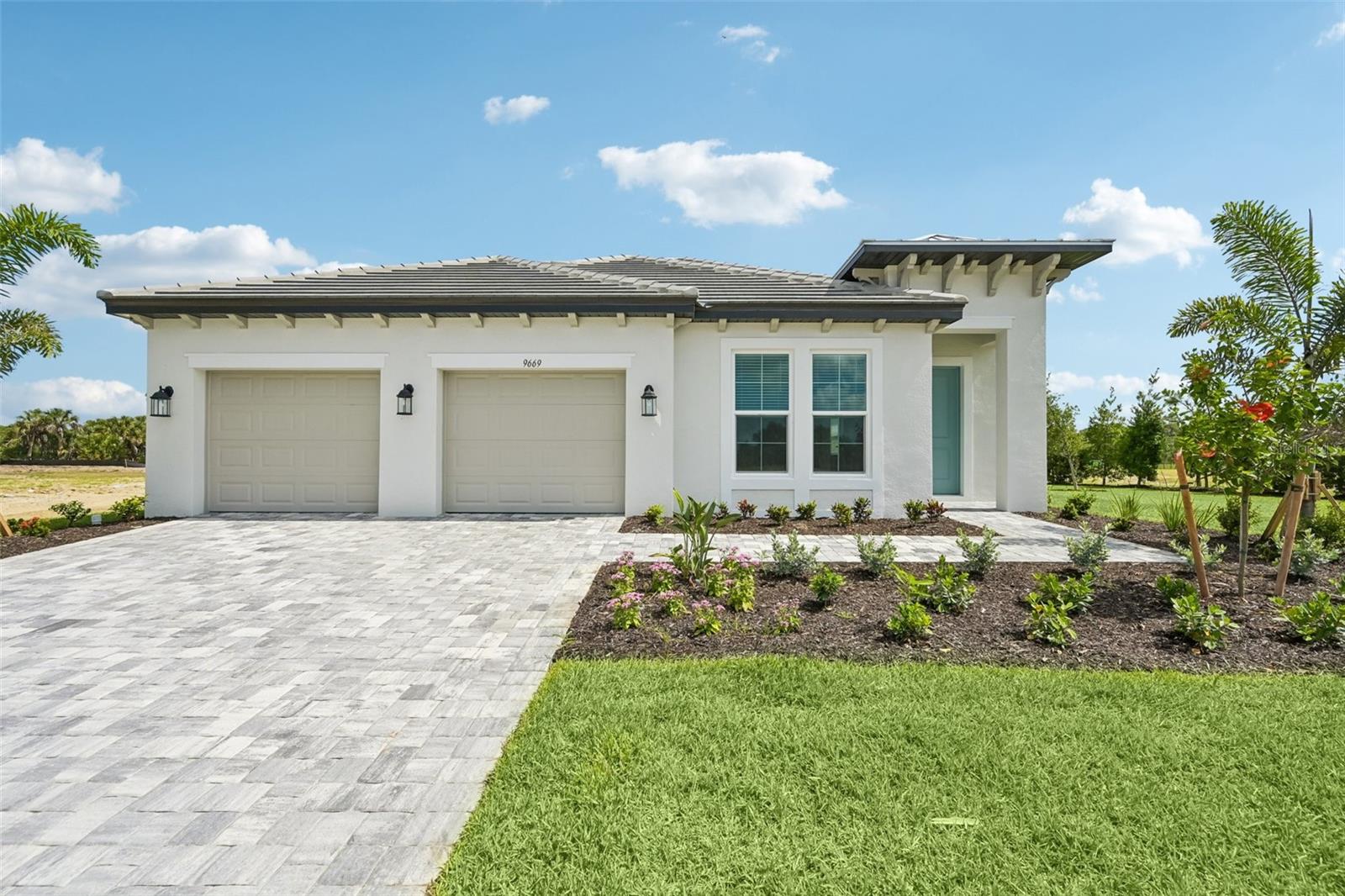 9669 Crystal Isles Cir Property Photo 1