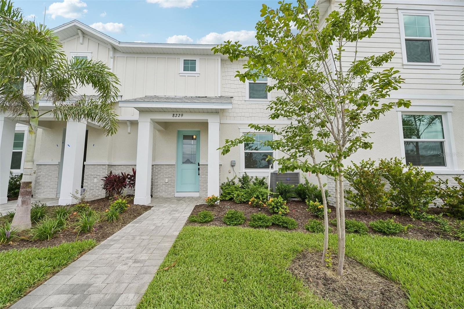 8229 SEAFLOWER PKWY Property Photo 1