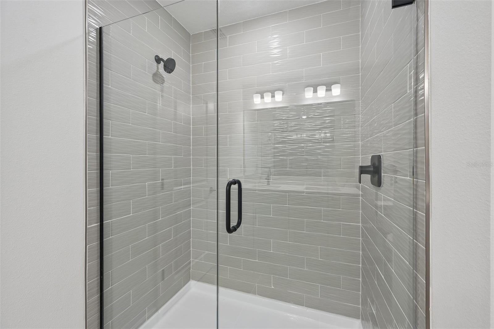 8229 Seaflower Pkwy Property Photo 16