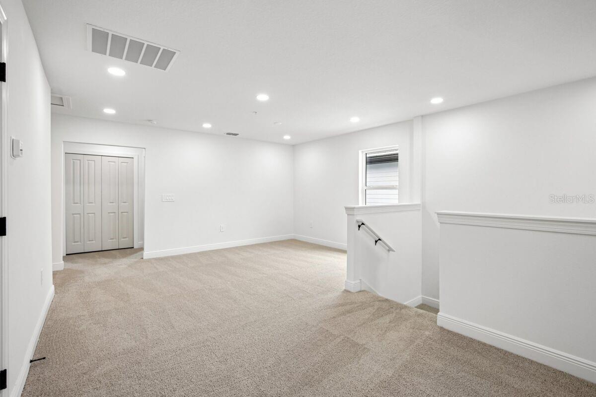 17829 Broadleaf Loop Property Photo 12