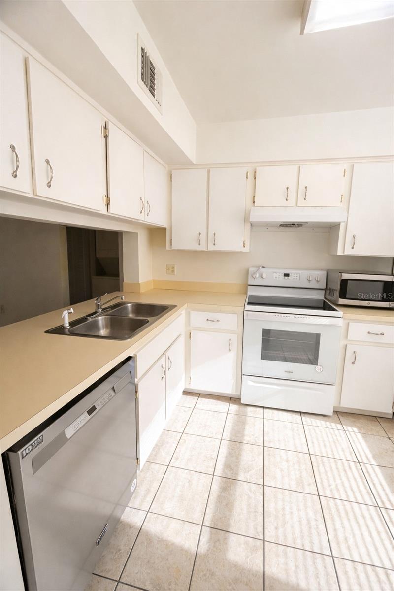 3244 Candle Ridge Dr #202 Property Photo 5