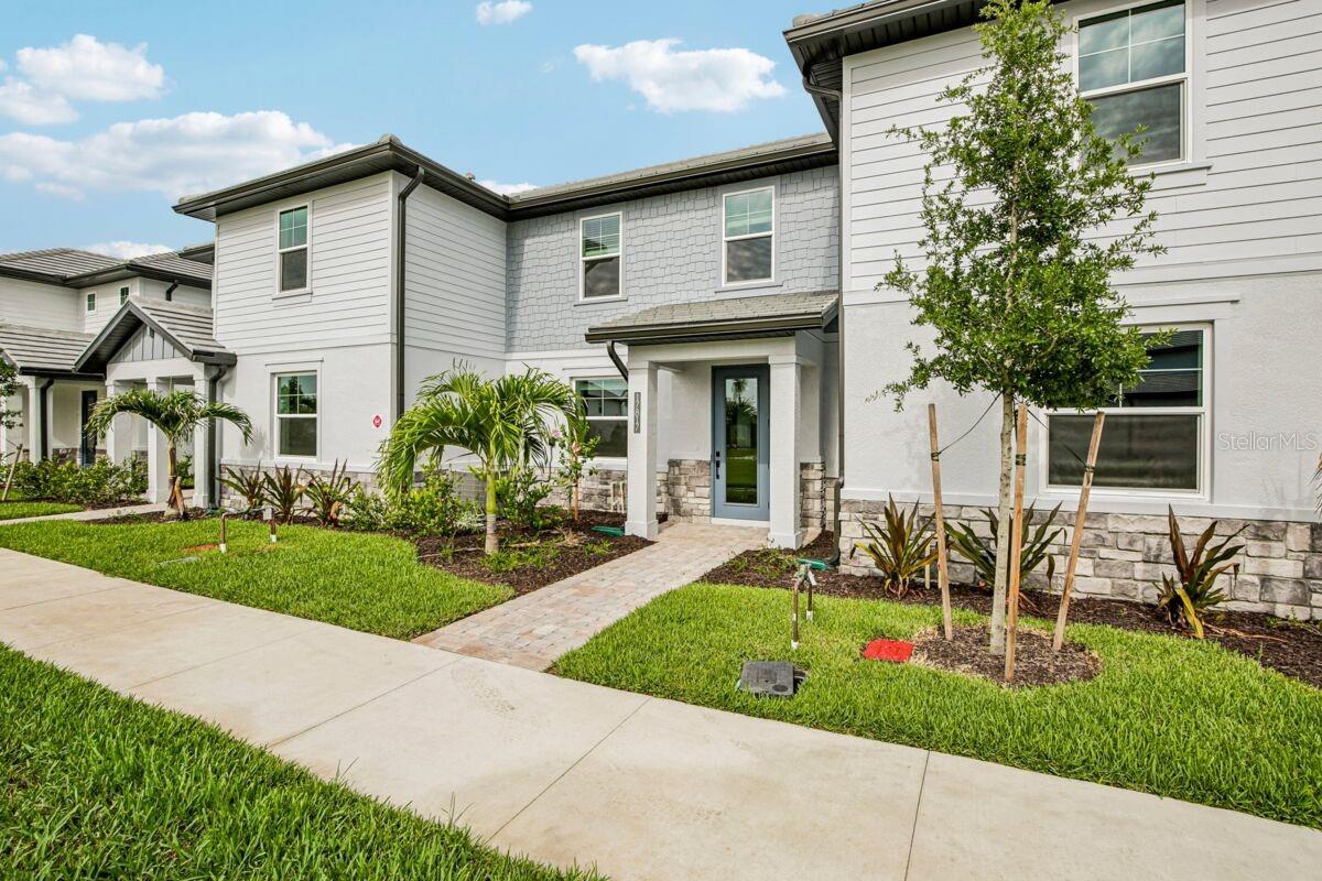 17817 BROADLEAF LOOP Property Photo 1