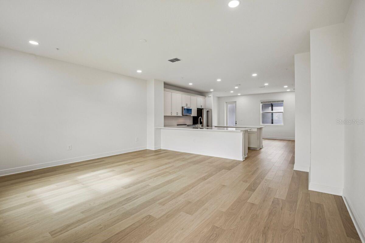 17817 Broadleaf Loop Property Photo 7
