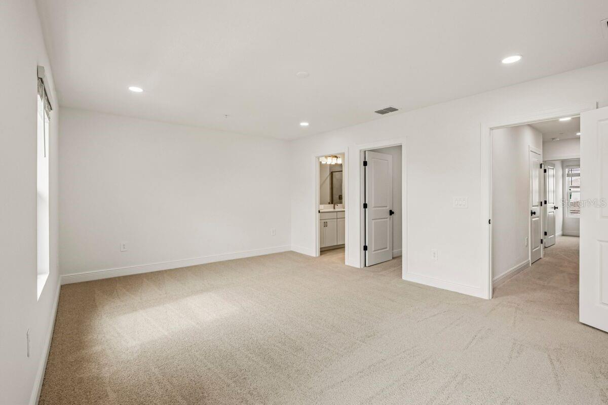 17817 Broadleaf Loop Property Photo 9