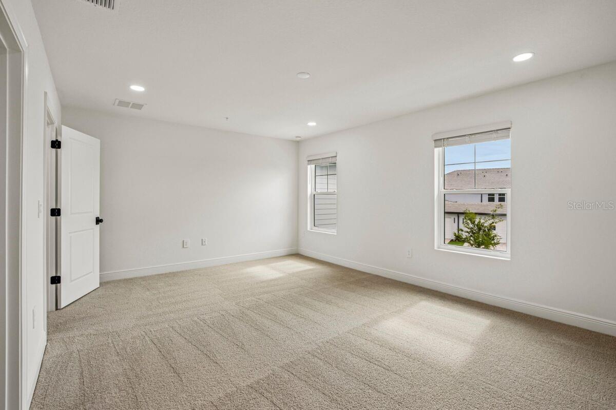 17817 Broadleaf Loop Property Photo 10