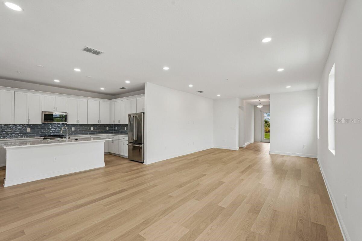 17841 Broadleaf Loop Property Photo 2