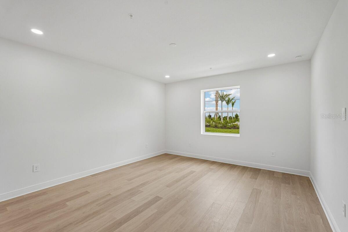 17841 Broadleaf Loop Property Photo 6