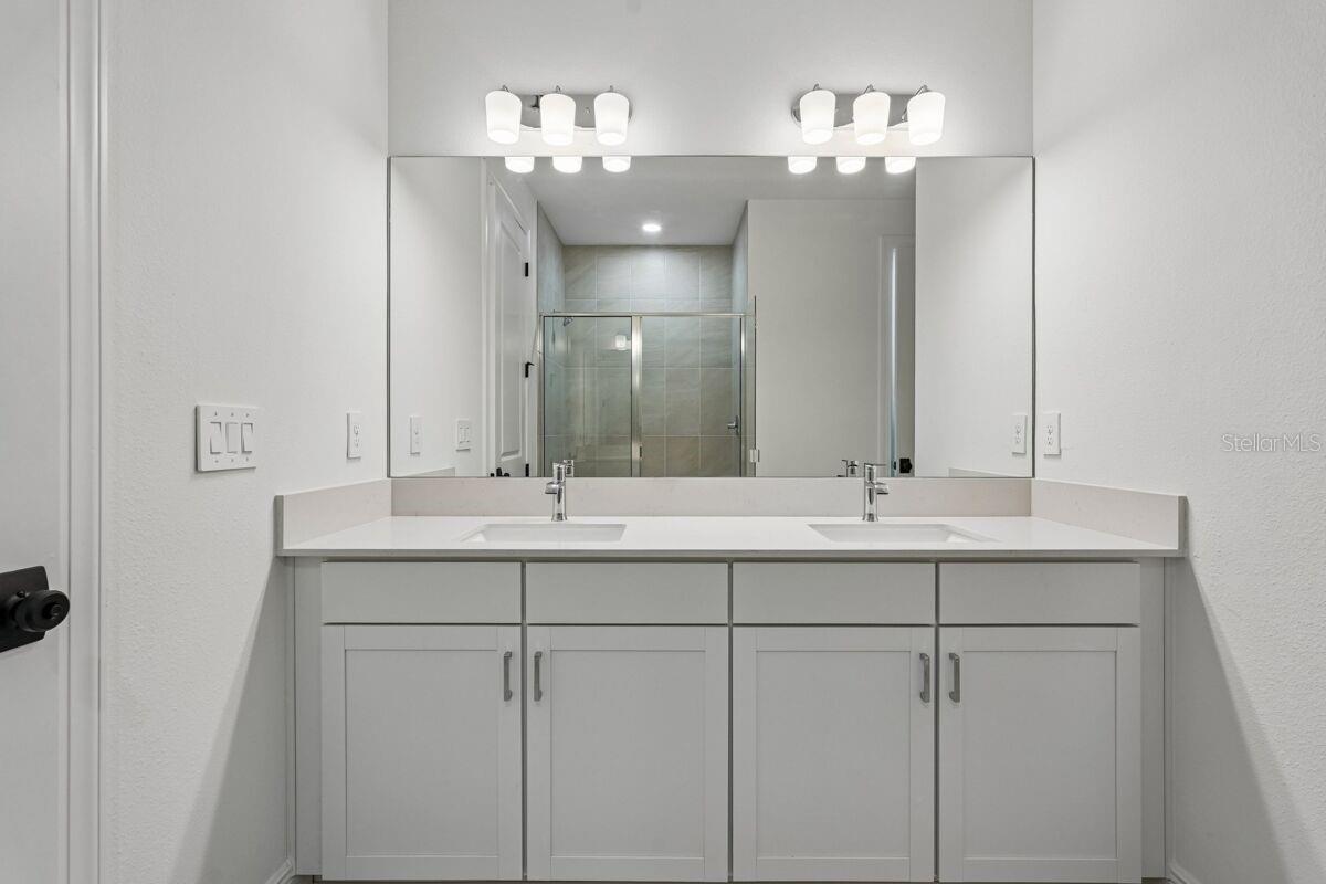 17841 Broadleaf Loop Property Photo 14