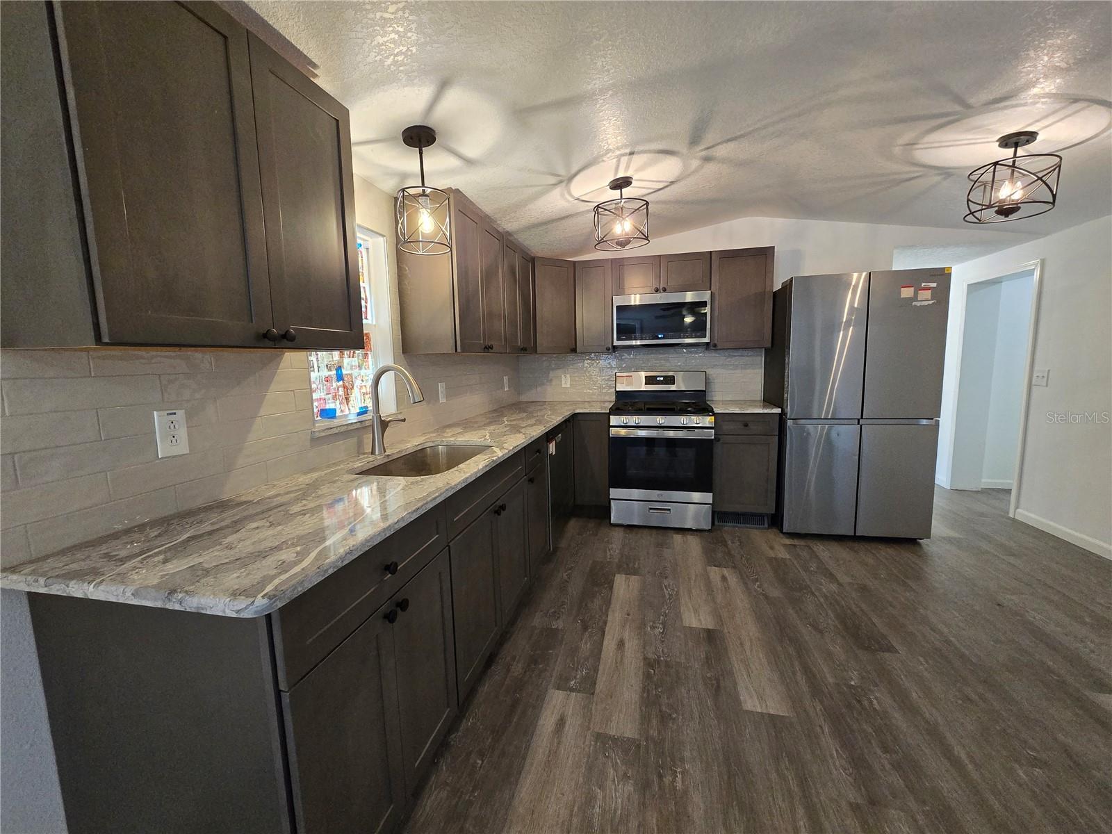 43541 Dixie Dr Property Photo 2