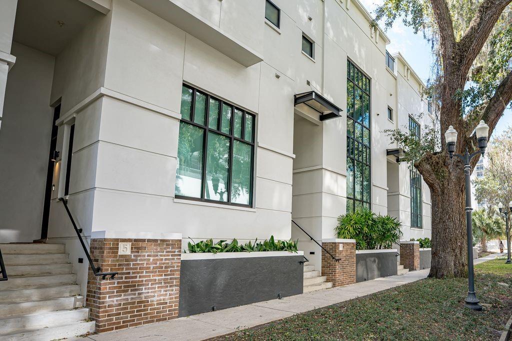 460 E Jackson St #2 Property Photo 1