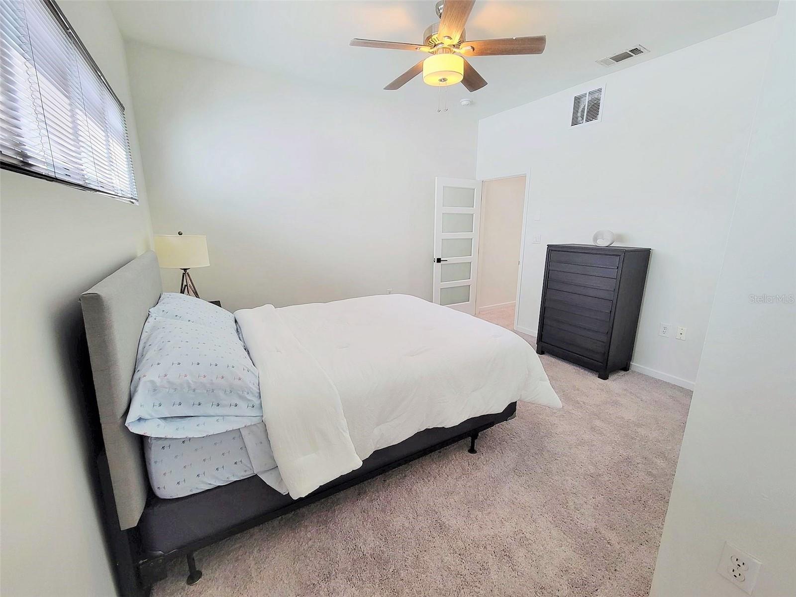 460 E Jackson St #2 Property Photo 29