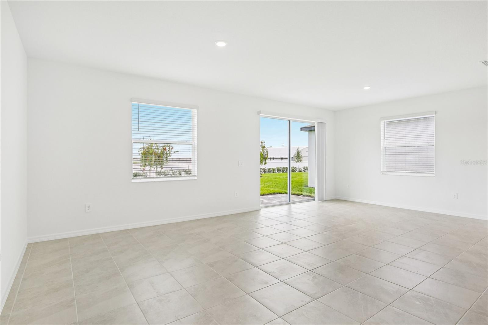 4516 Outhaul Run Property Photo 11
