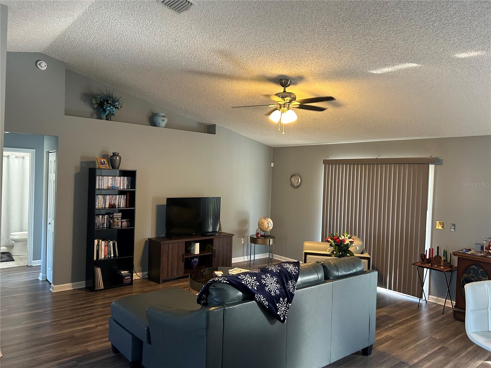 4 Lysander Ln Property Photo 4