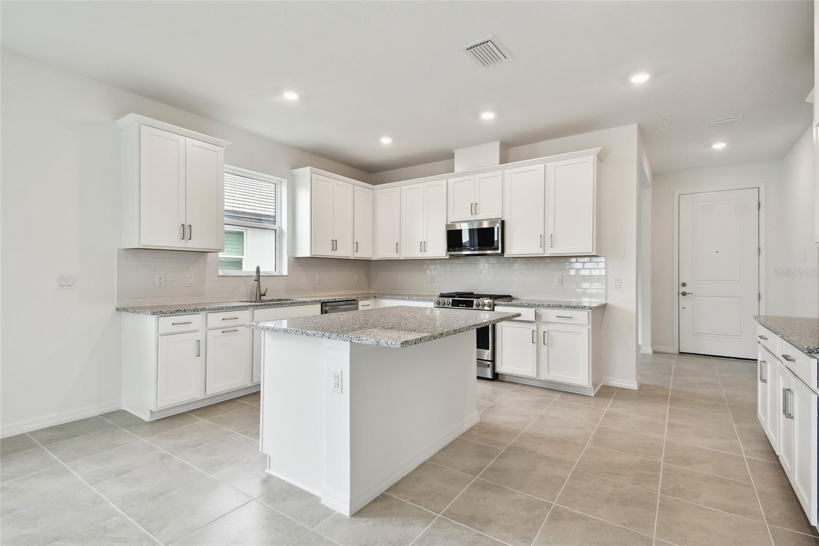 18146 Cherished Loop Property Photo 2