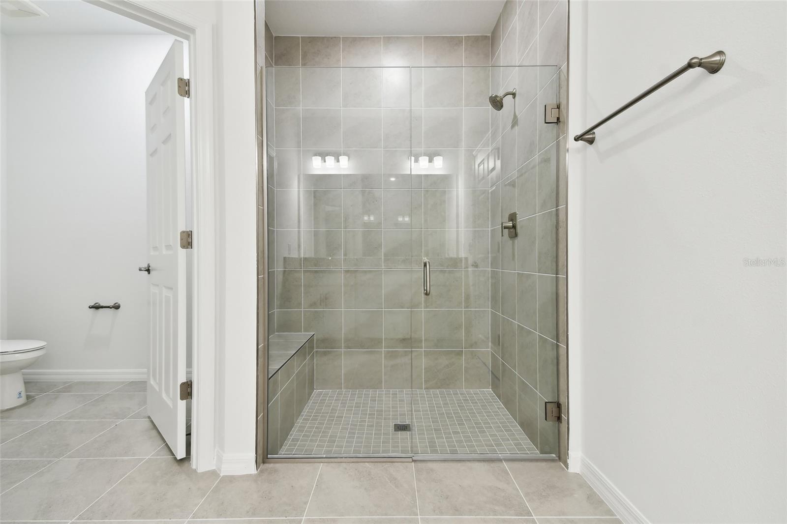 18146 Cherished Loop Property Photo 5