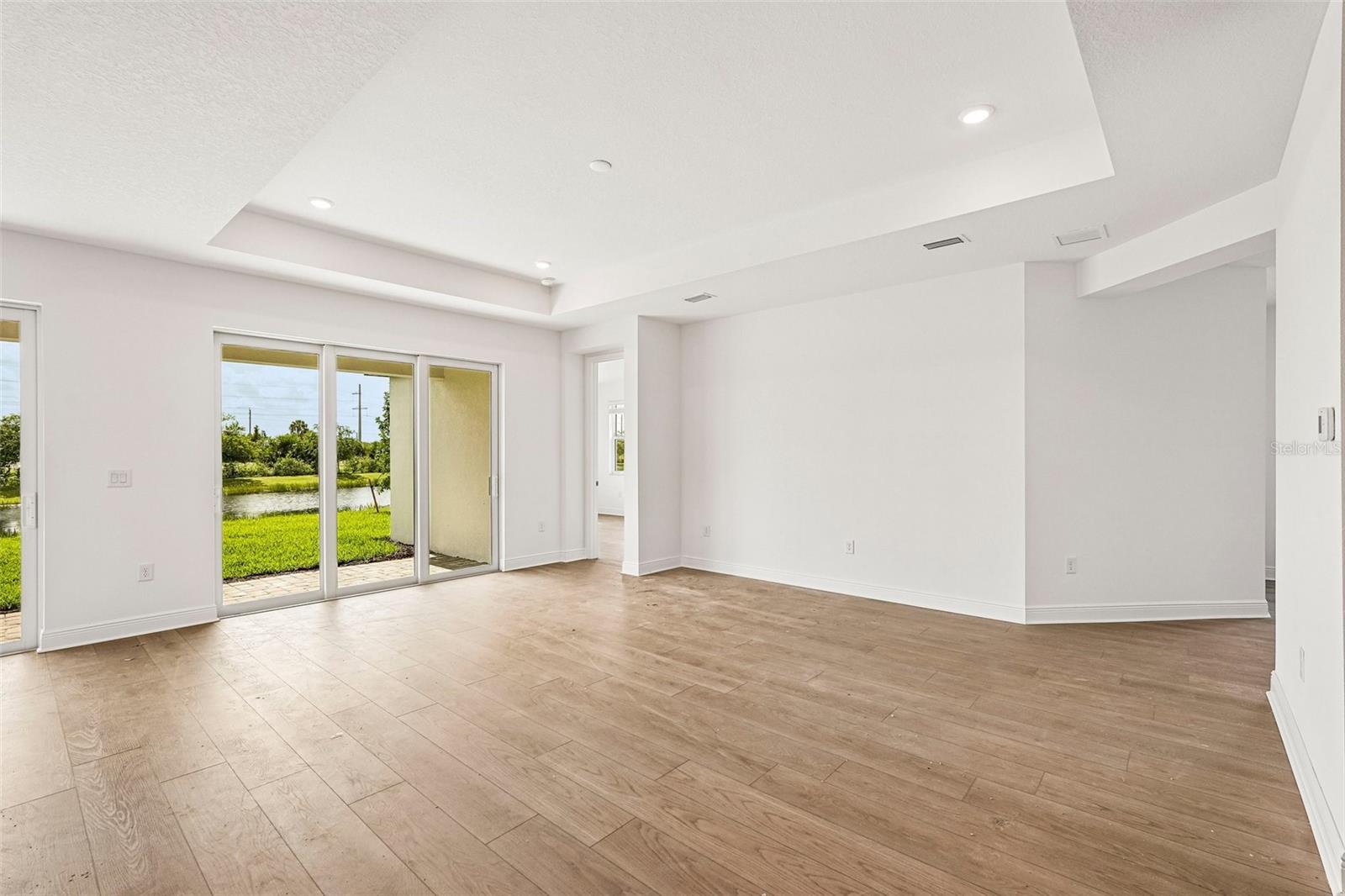 136 Vistera Blvd Property Photo 9