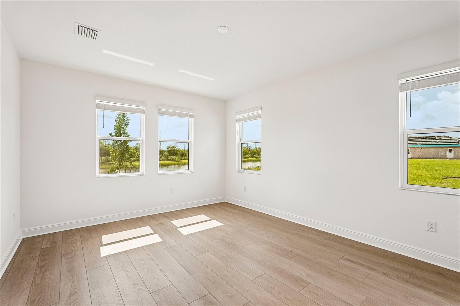 136 Vistera Blvd Property Photo 17