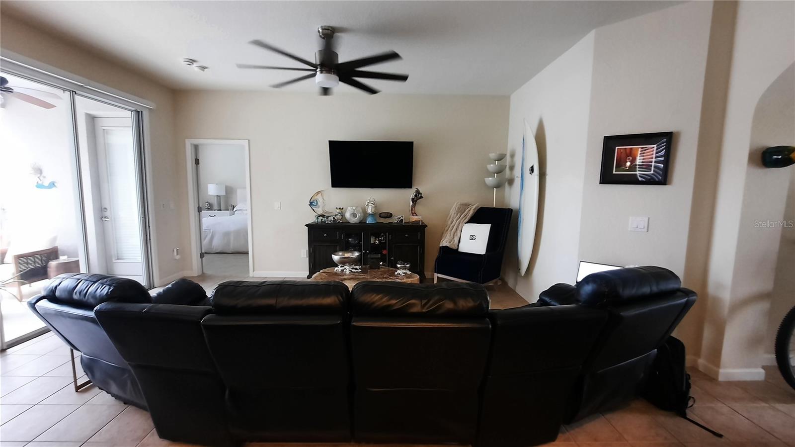 4959 Thames St E Property Photo 5