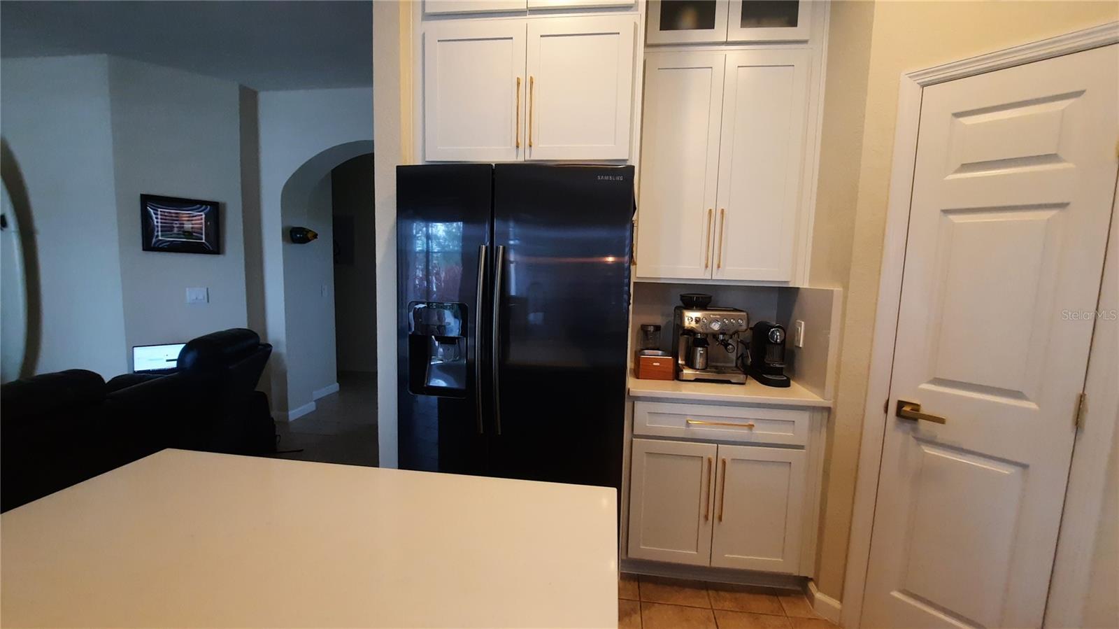 4959 Thames St E Property Photo 11