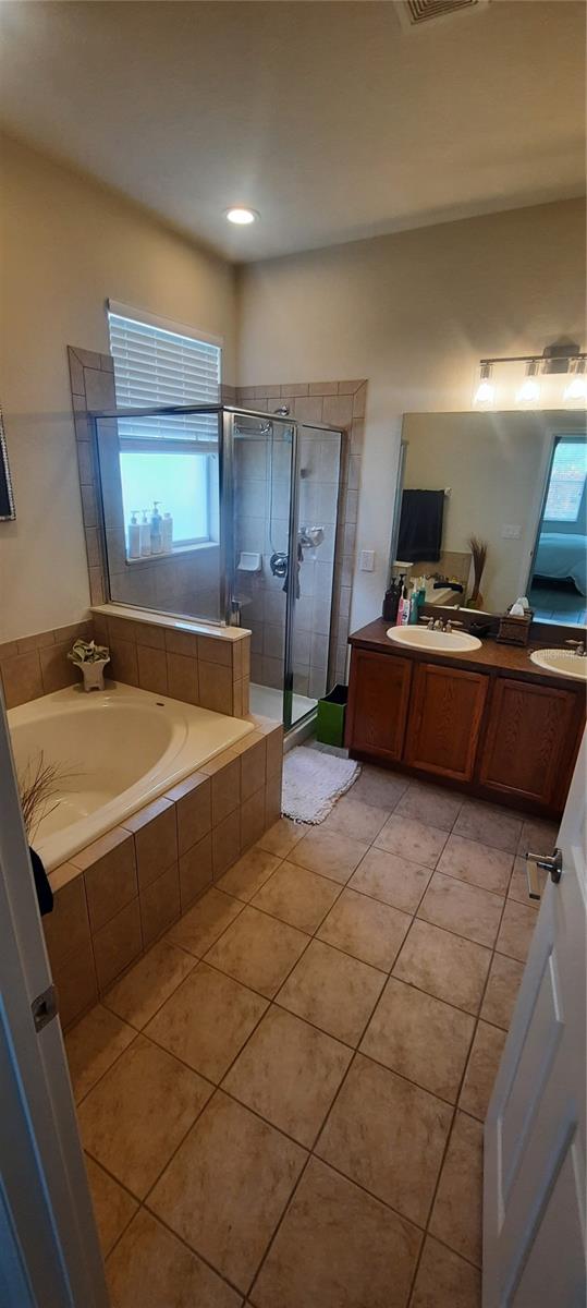 4959 Thames St E Property Photo 24