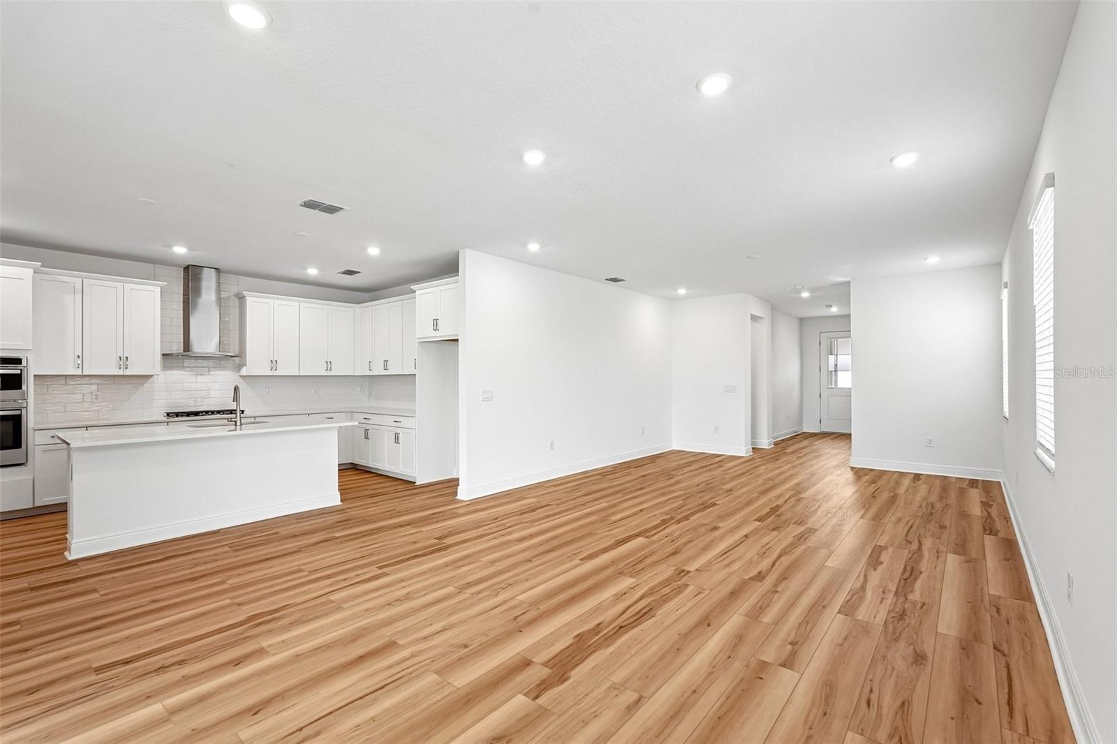 8221 Seaflower Pkwy Property Photo 11