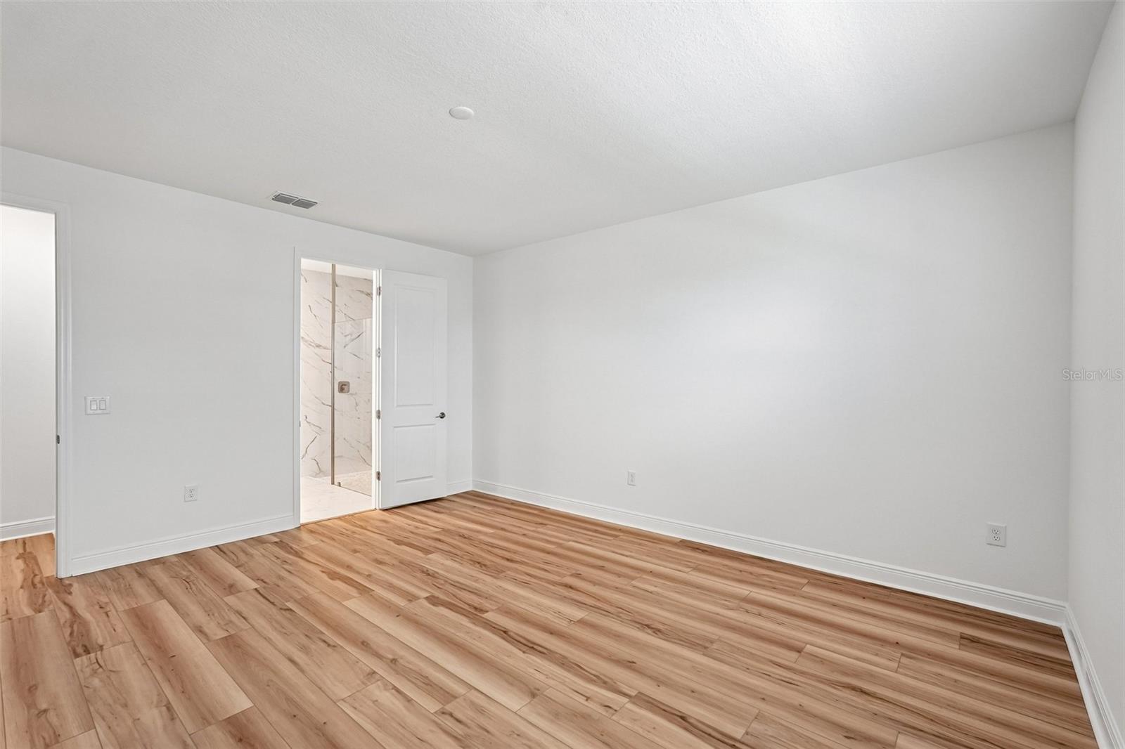 8221 Seaflower Pkwy Property Photo 12