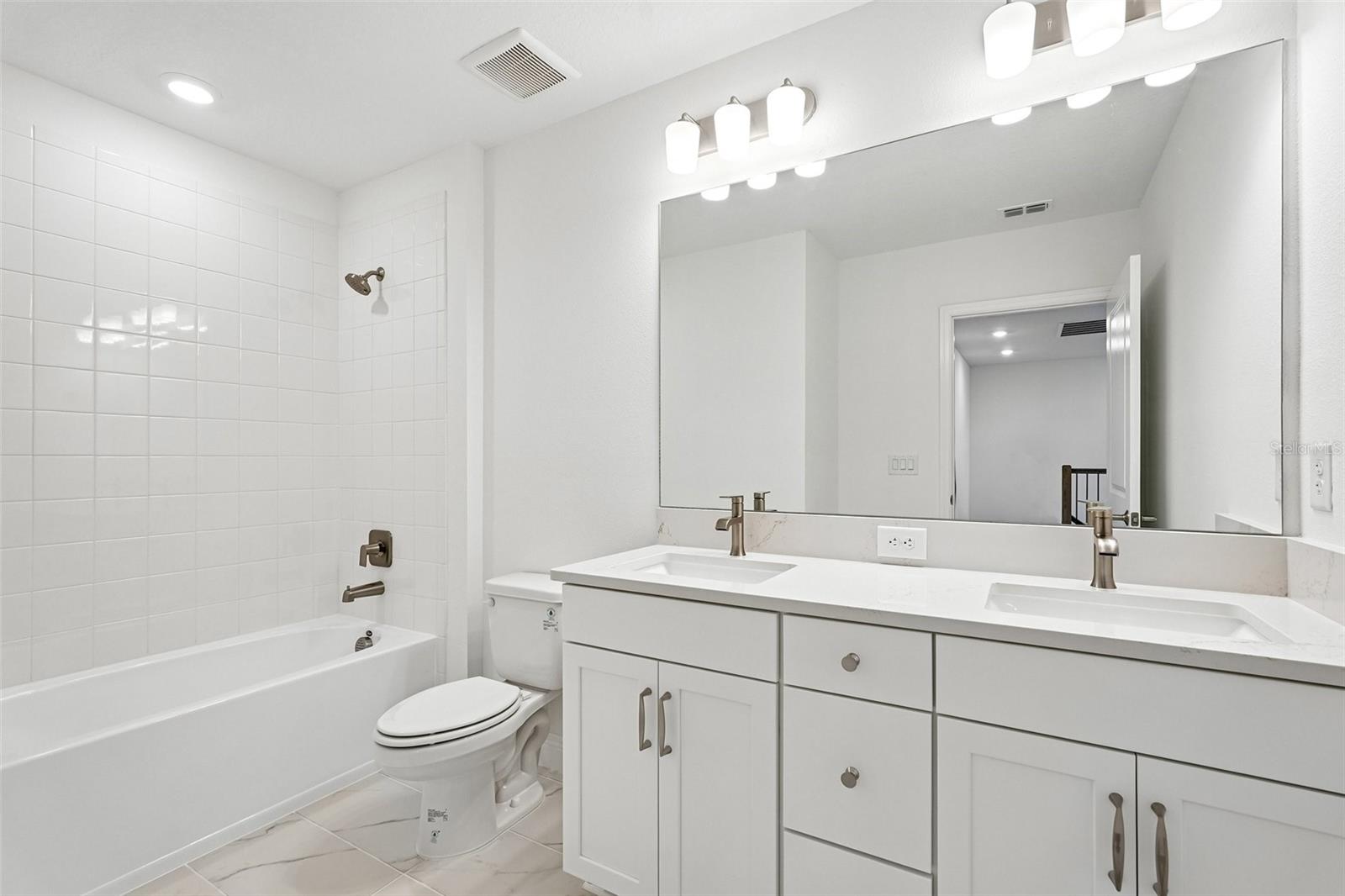 8221 Seaflower Pkwy Property Photo 28