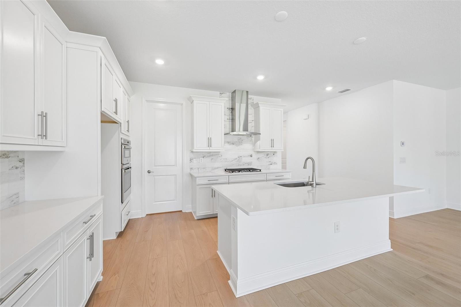 7551 Hawkstone Dr Property Photo 4