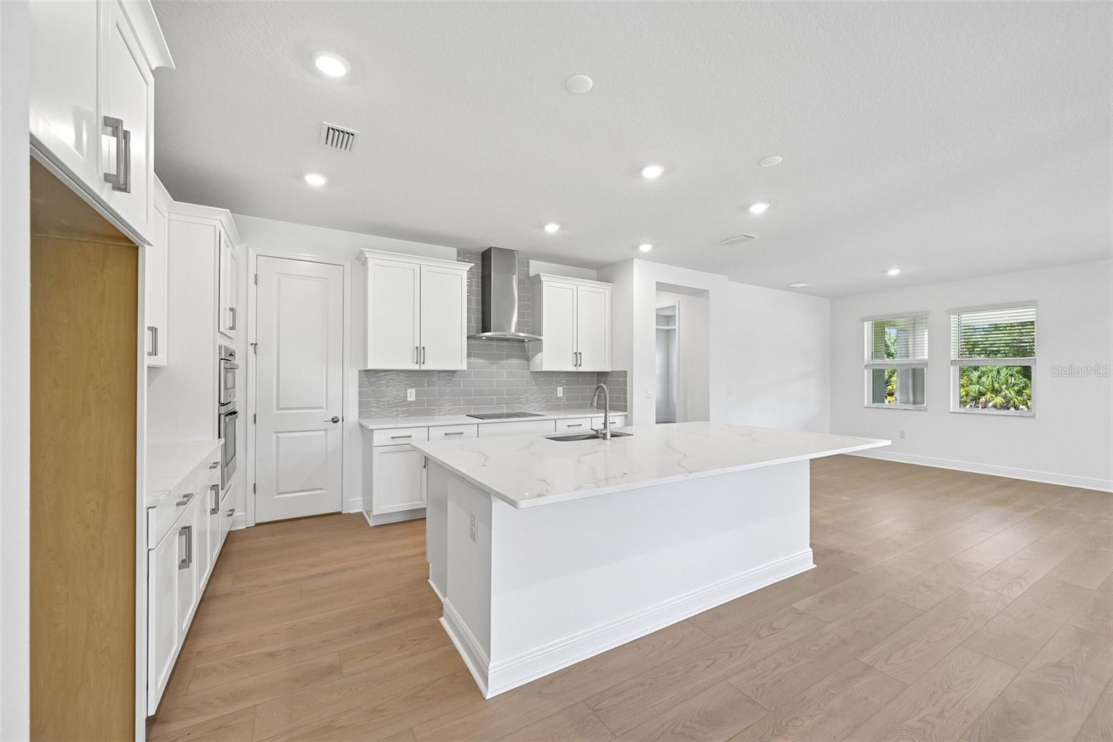 3693 142nd Ter E Property Photo 5