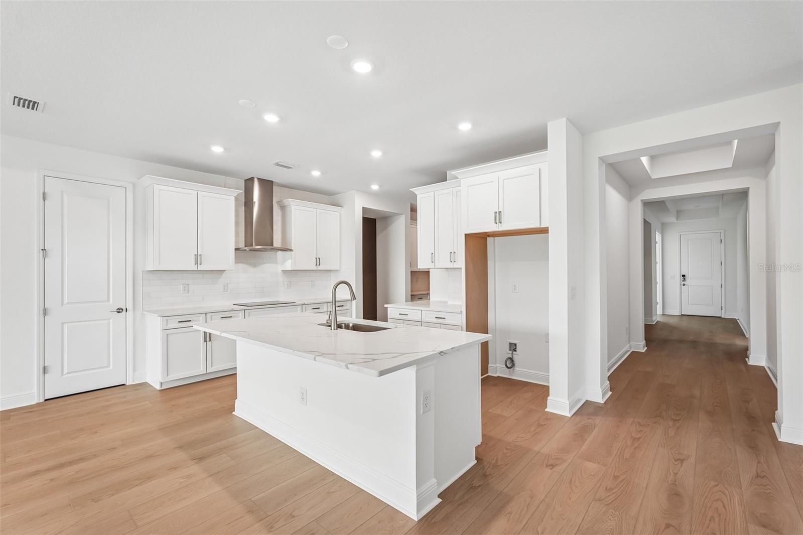 3664 142nd Ter E Property Photo 4