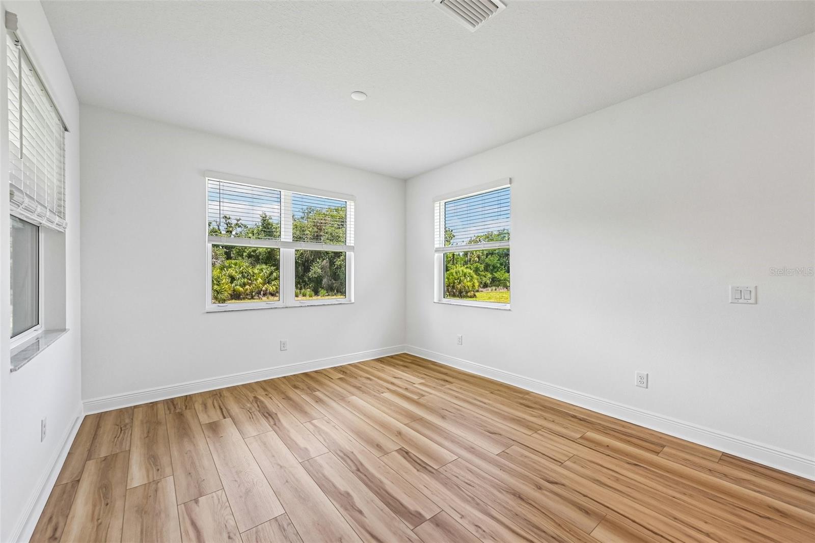 3689 142nd Ter E Property Photo 12