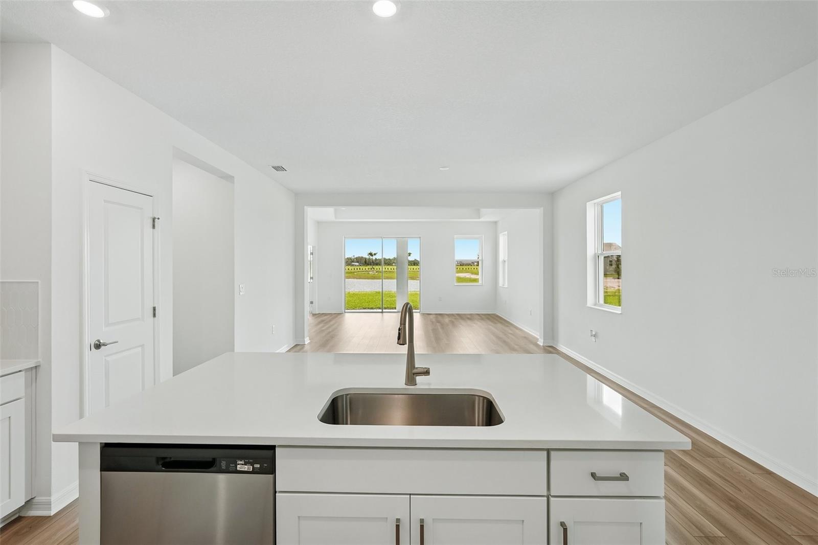 13814 Bertrand Ave Property Photo 5