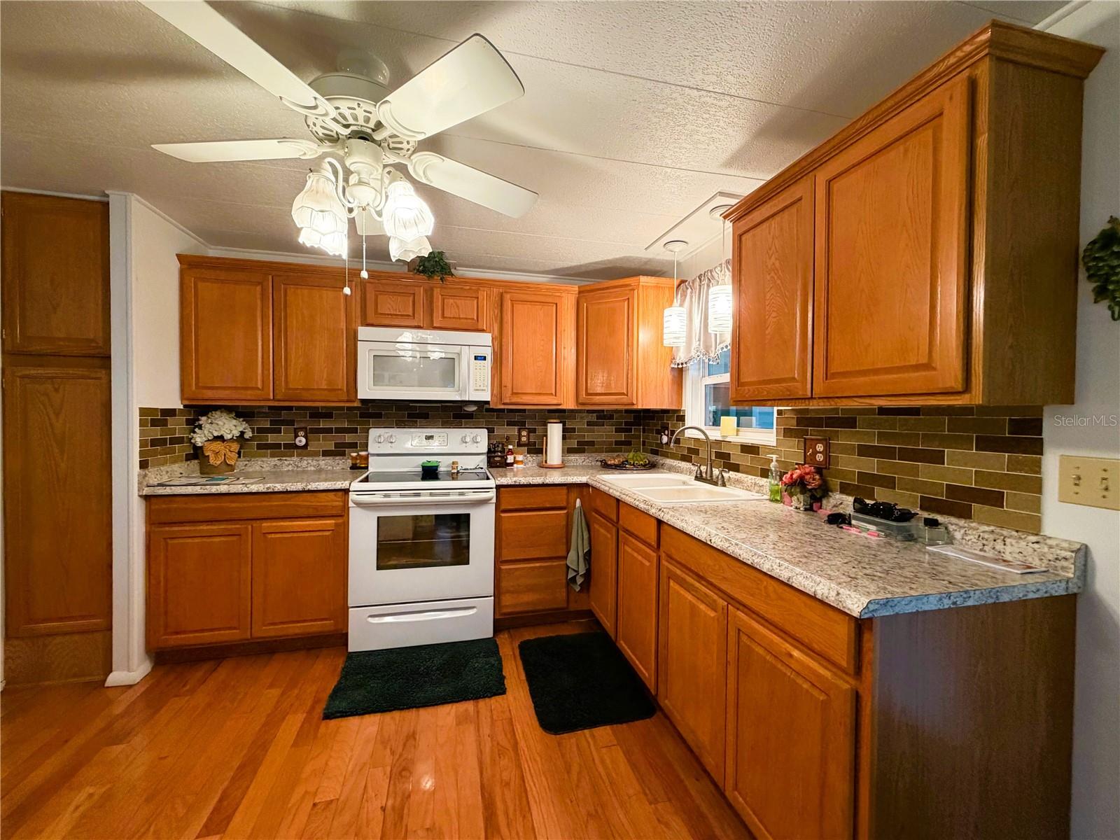 121 Azalea Trl Property Photo 9