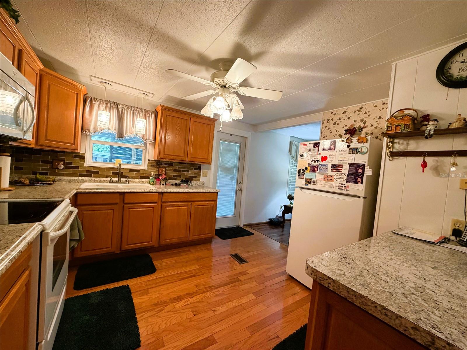 121 Azalea Trl Property Photo 10