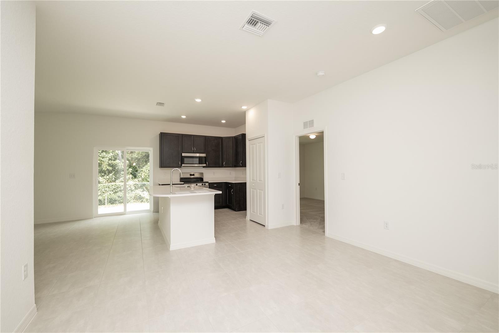 1168 Bishop St Property Photo 6