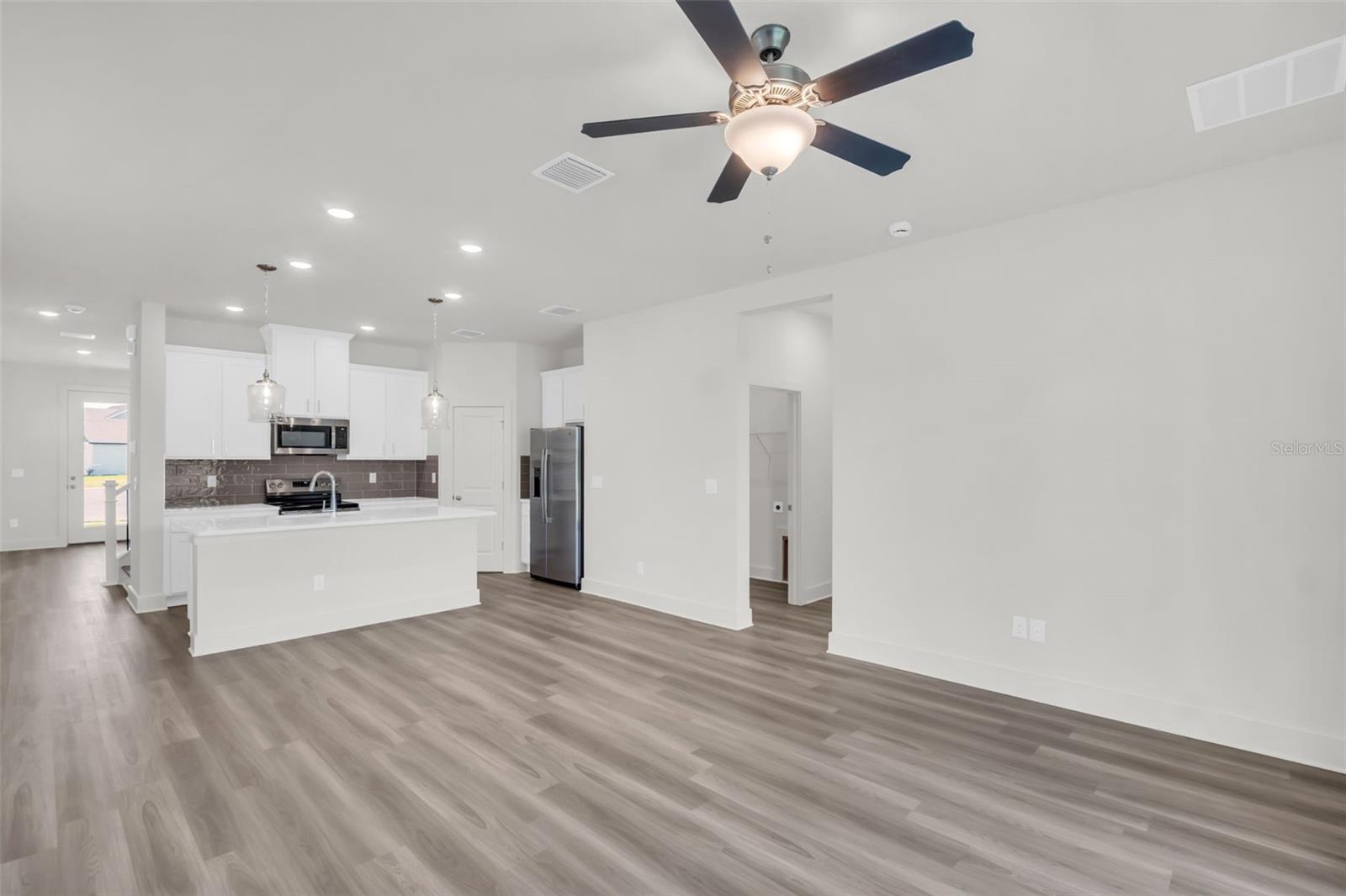 13718 Homeridge Ct Property Photo 5