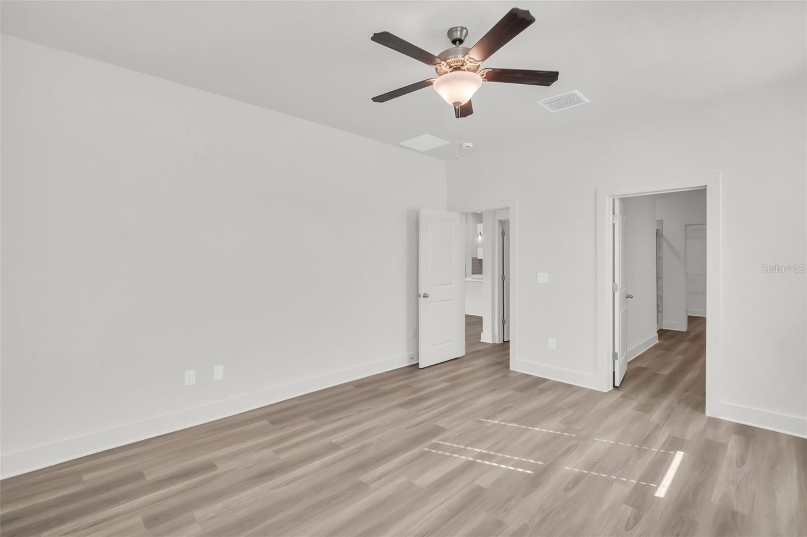 13718 Homeridge Ct Property Photo 6