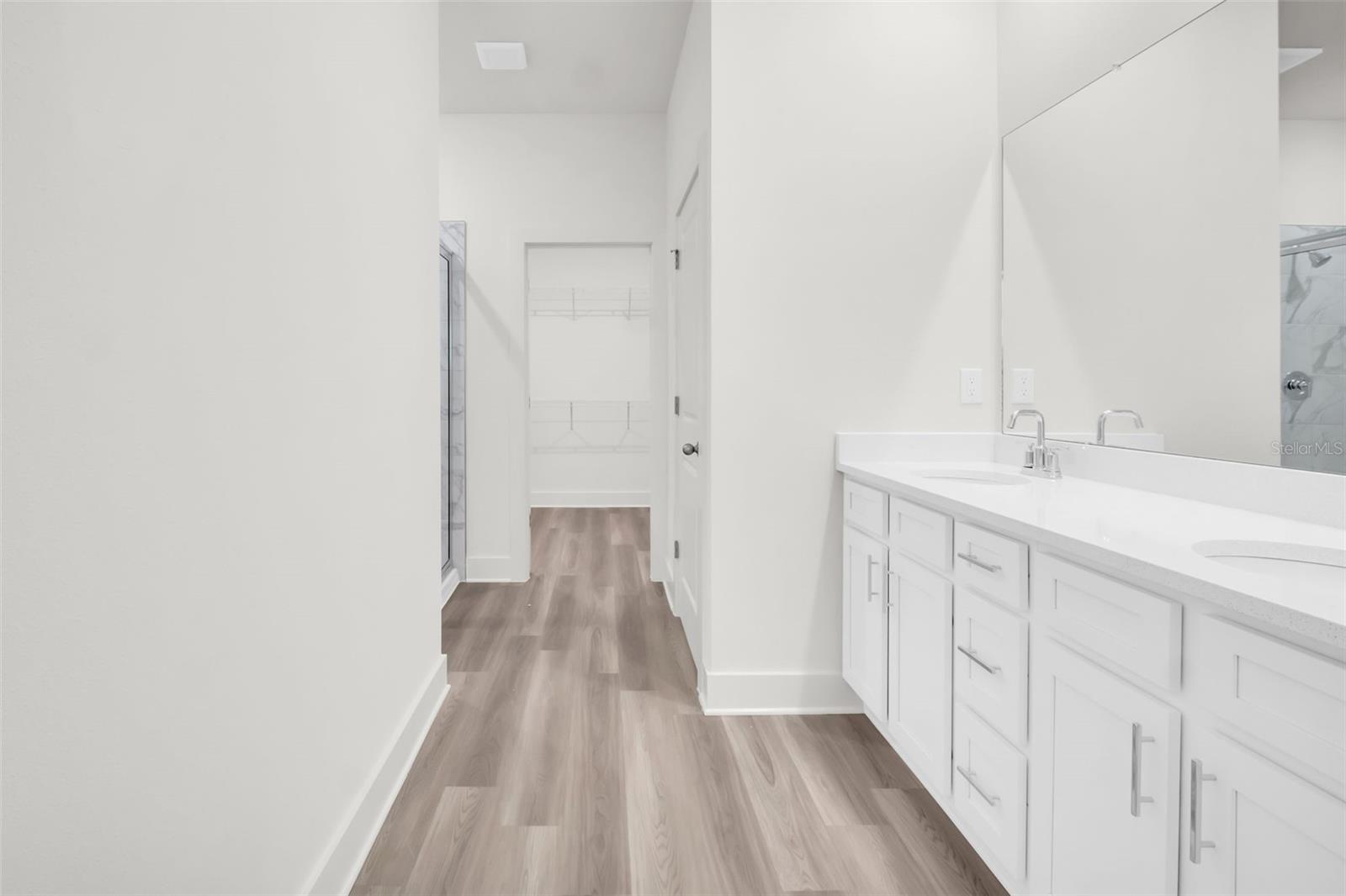 13718 Homeridge Ct Property Photo 7