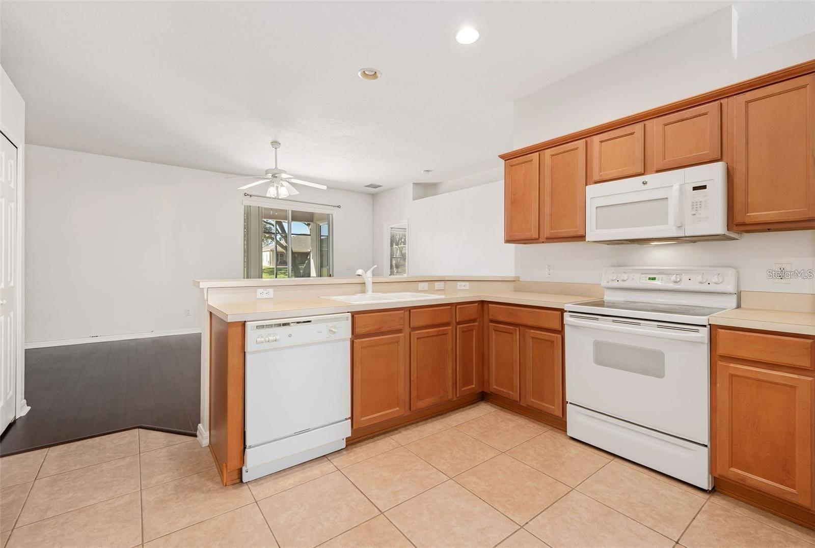 9651 Old Marsh Ct Property Photo 3