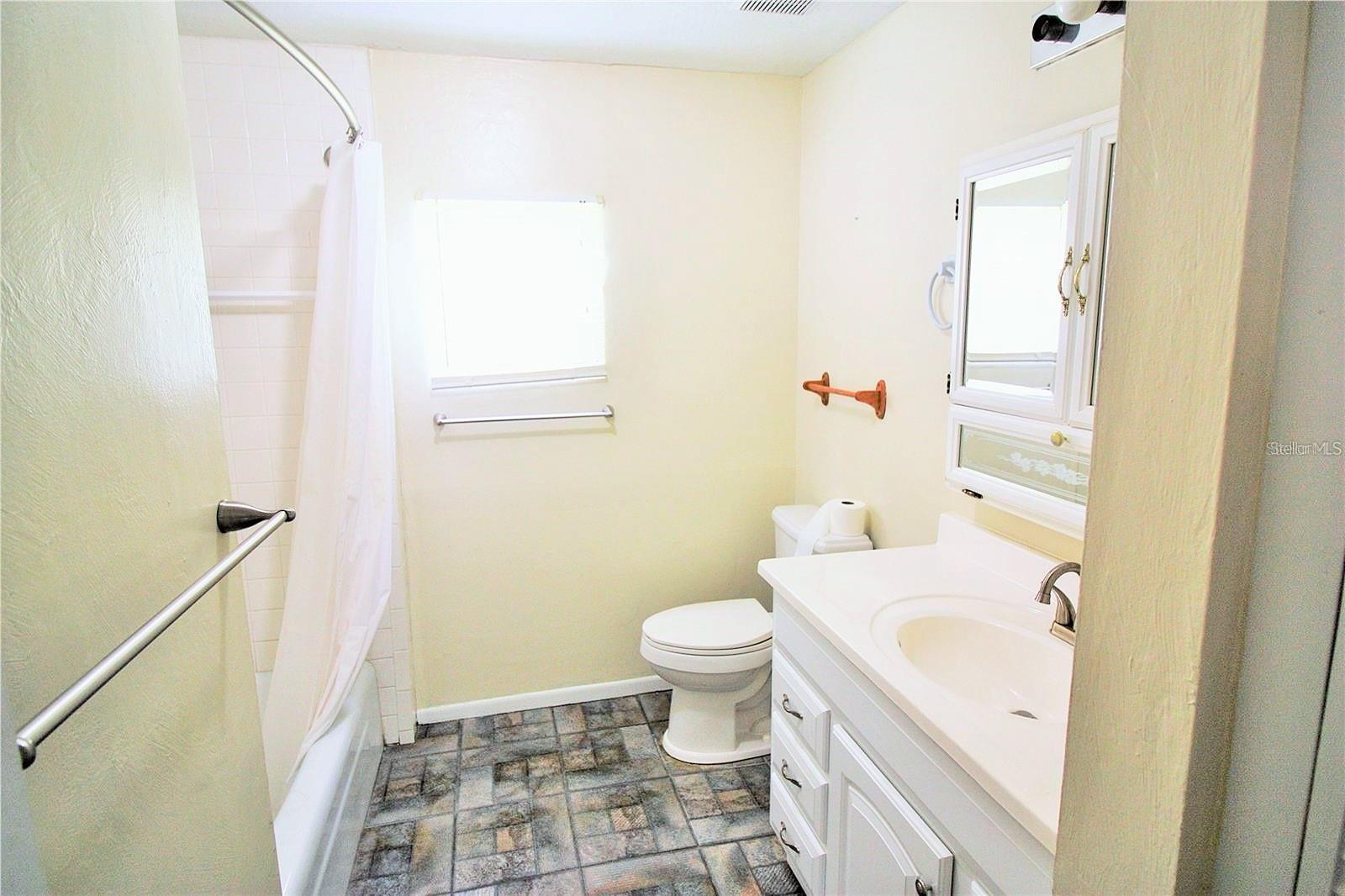 521 20th St Sw #c Property Photo 10