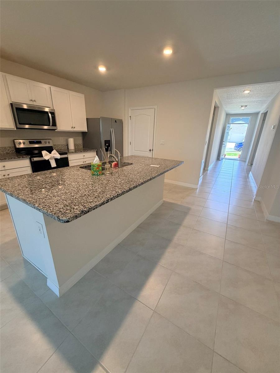 R4911052 Property Photo 4
