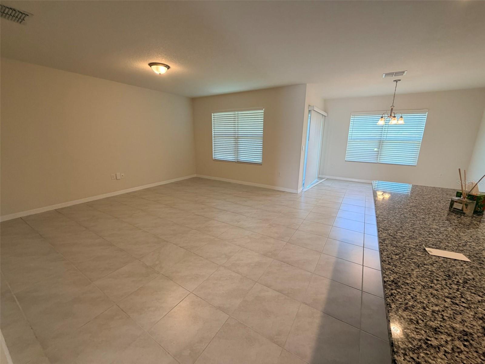 R4911052 Property Photo 9
