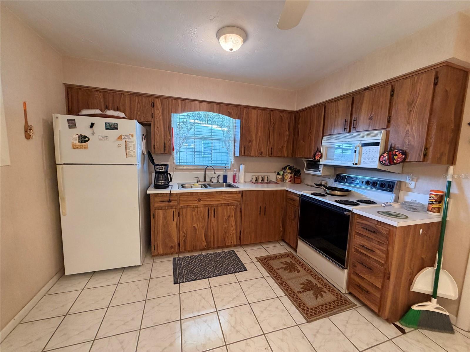 1640 Juno Tr #205b Property Photo 5