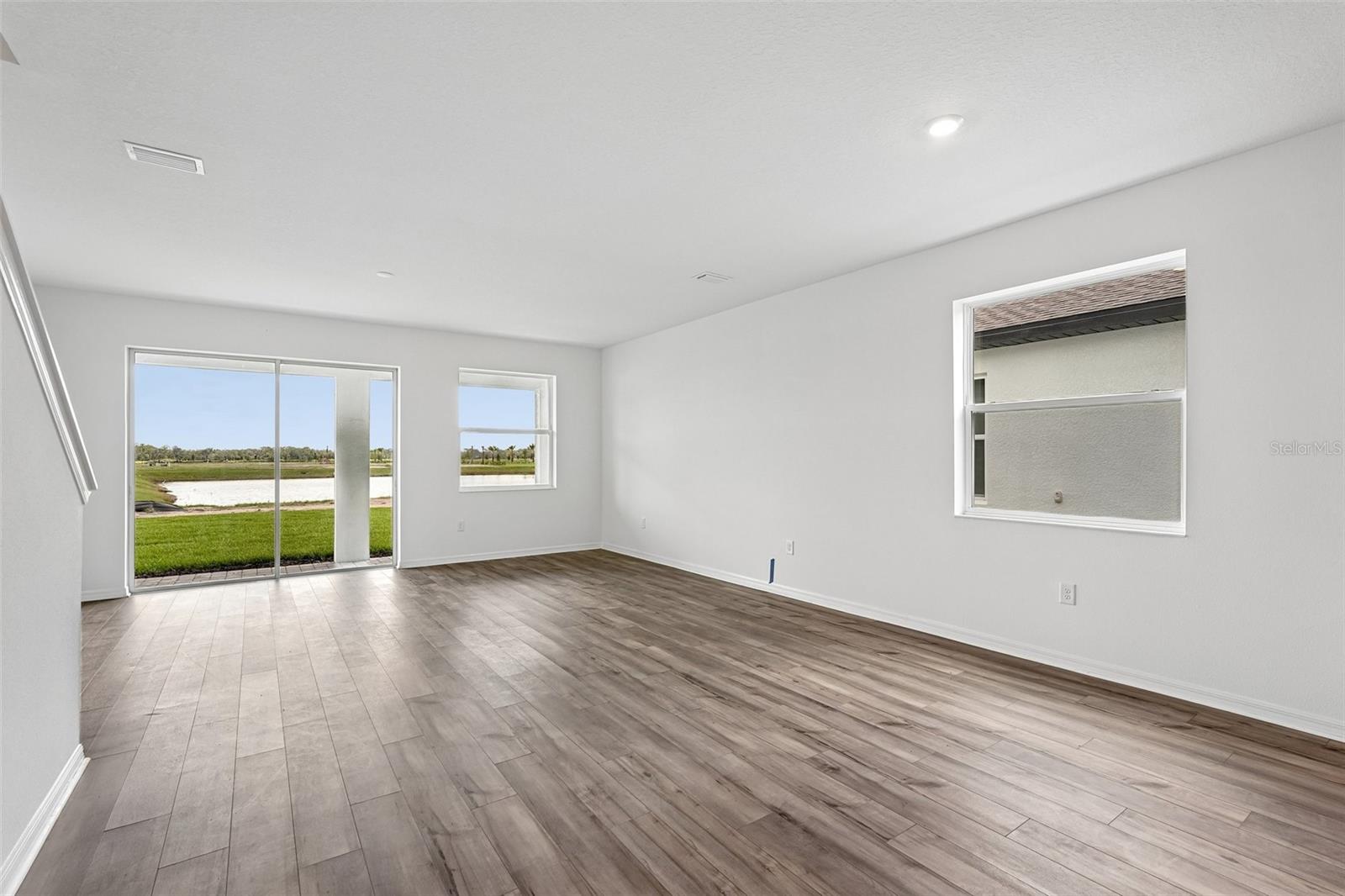 8712 Canard Cv Property Photo 6